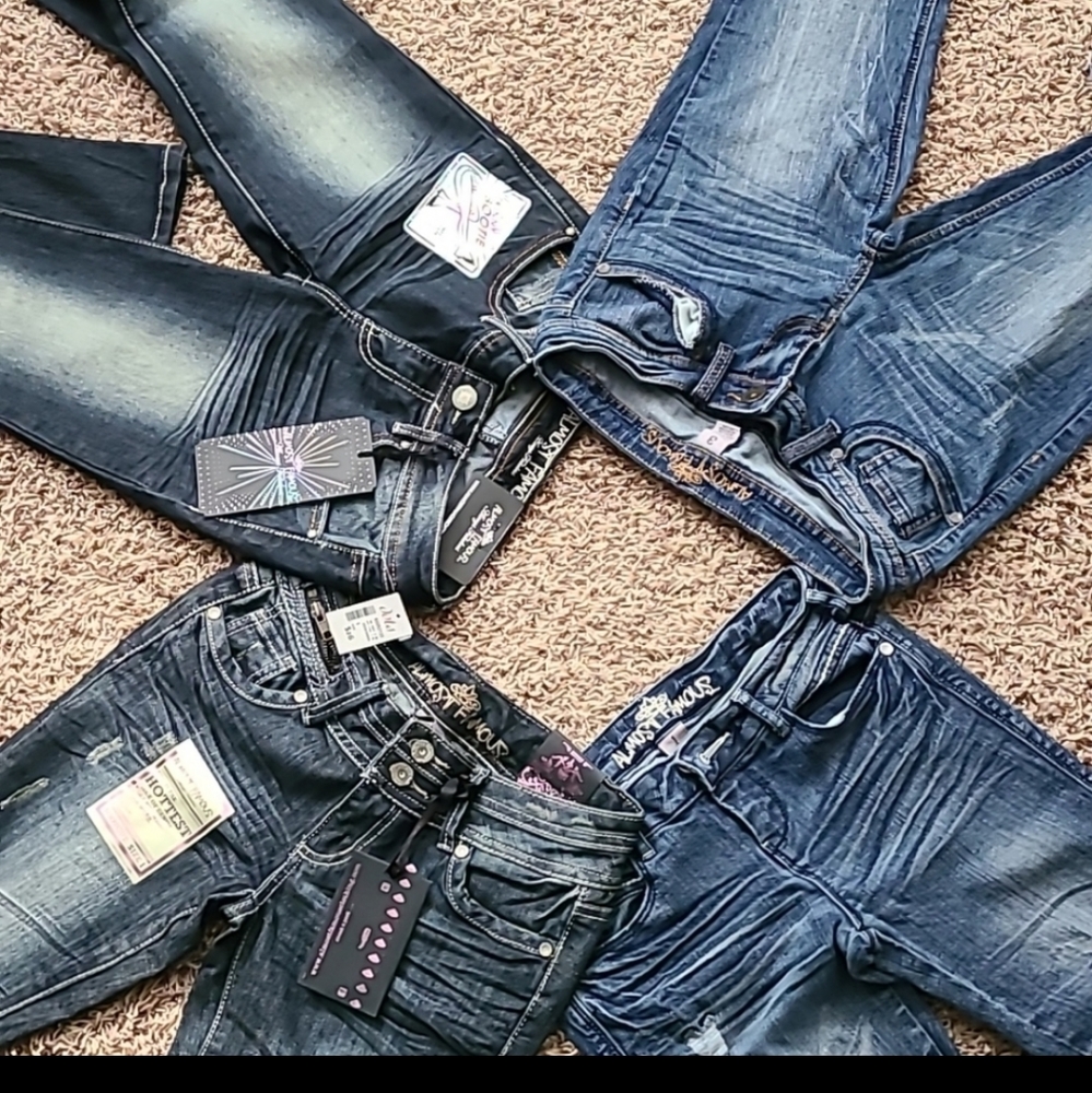 Almost famos jeans. Size 3